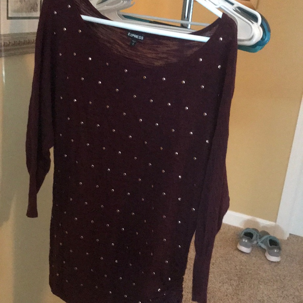 Quarter sleeve top